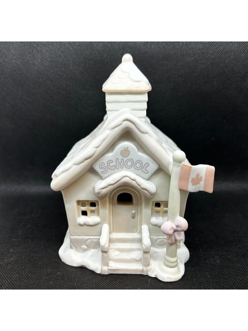 Precious Moments Sugartown School nightlight Special Canadian Edition
